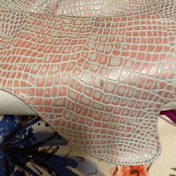 White/ light Pink Snake Skin Look Bag - Picture 5 of 6